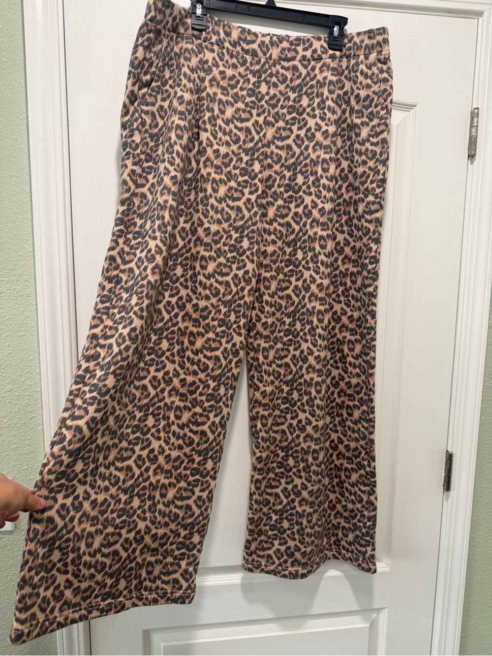 NWT Aerie Animal Print Wide-Leg Fleece Trouser Pants